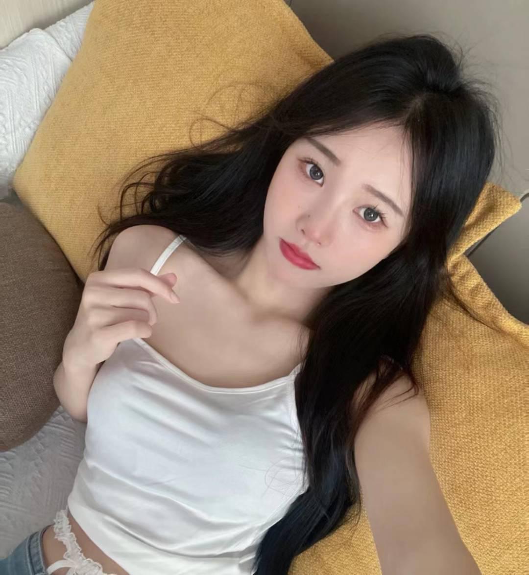 乖巧嫩妹小雪